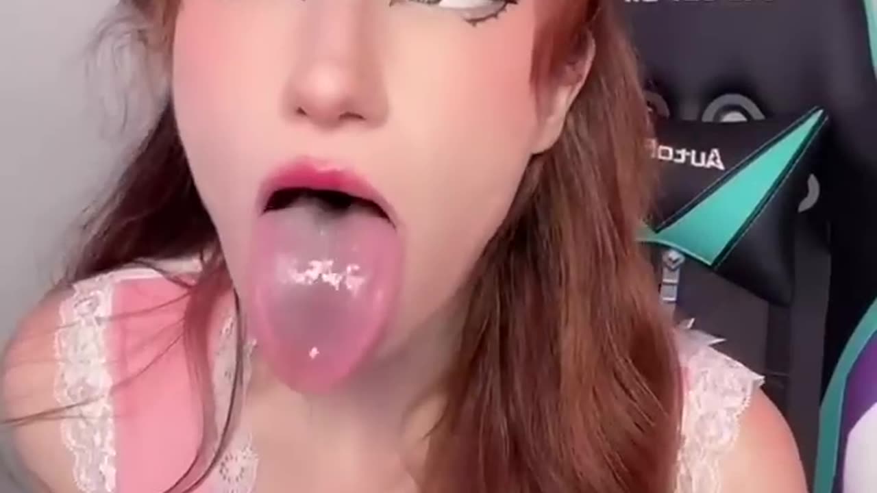 Hot girl tongue challenge