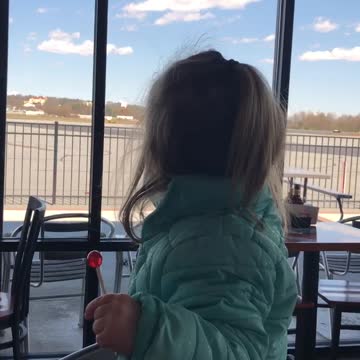 “It’s a cute airplane” 😂