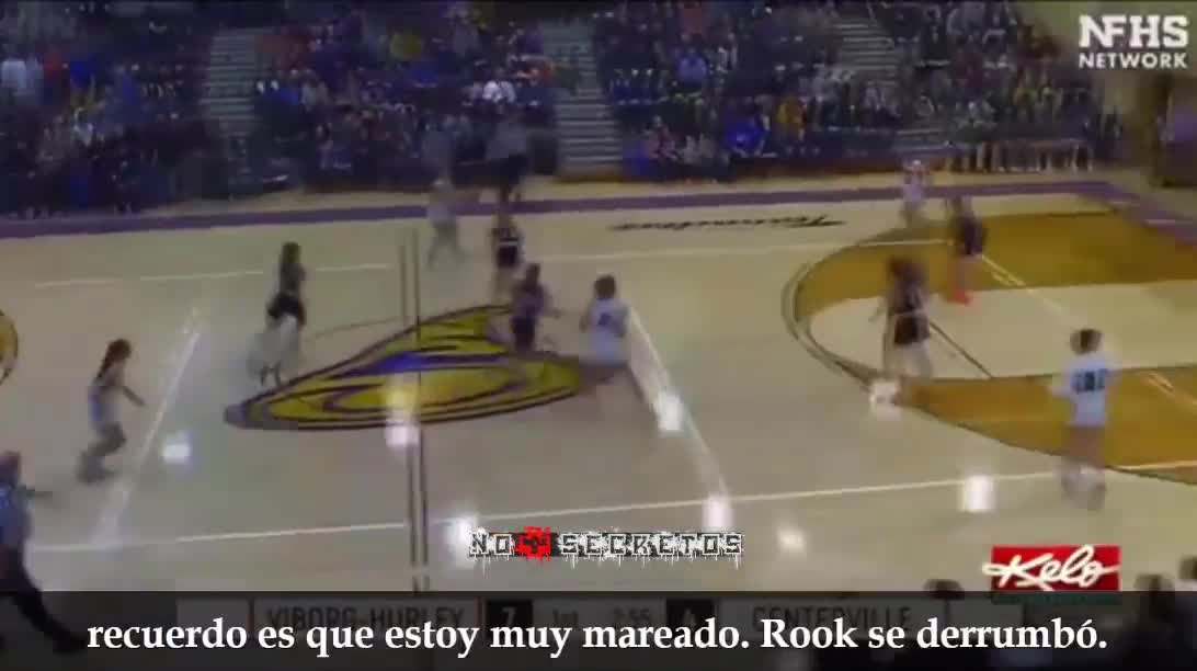 Árbitro do basquete tem má súbito durante partida, EUA.