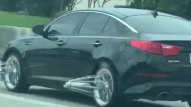 Swanger Rims on Interstate in Texas