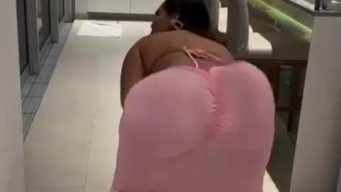 Sweet thick Ass twerk.