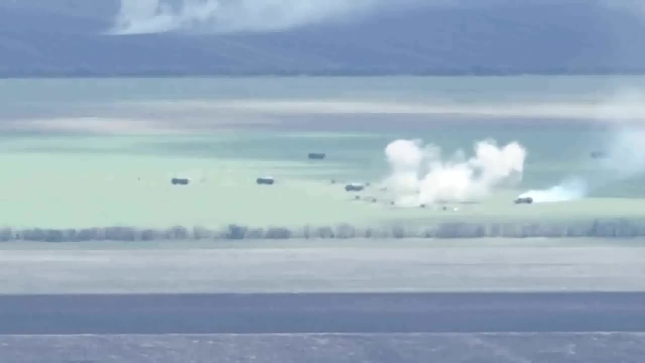 Russian Artillery Unit Takes Fire From Ukrainian Artillery