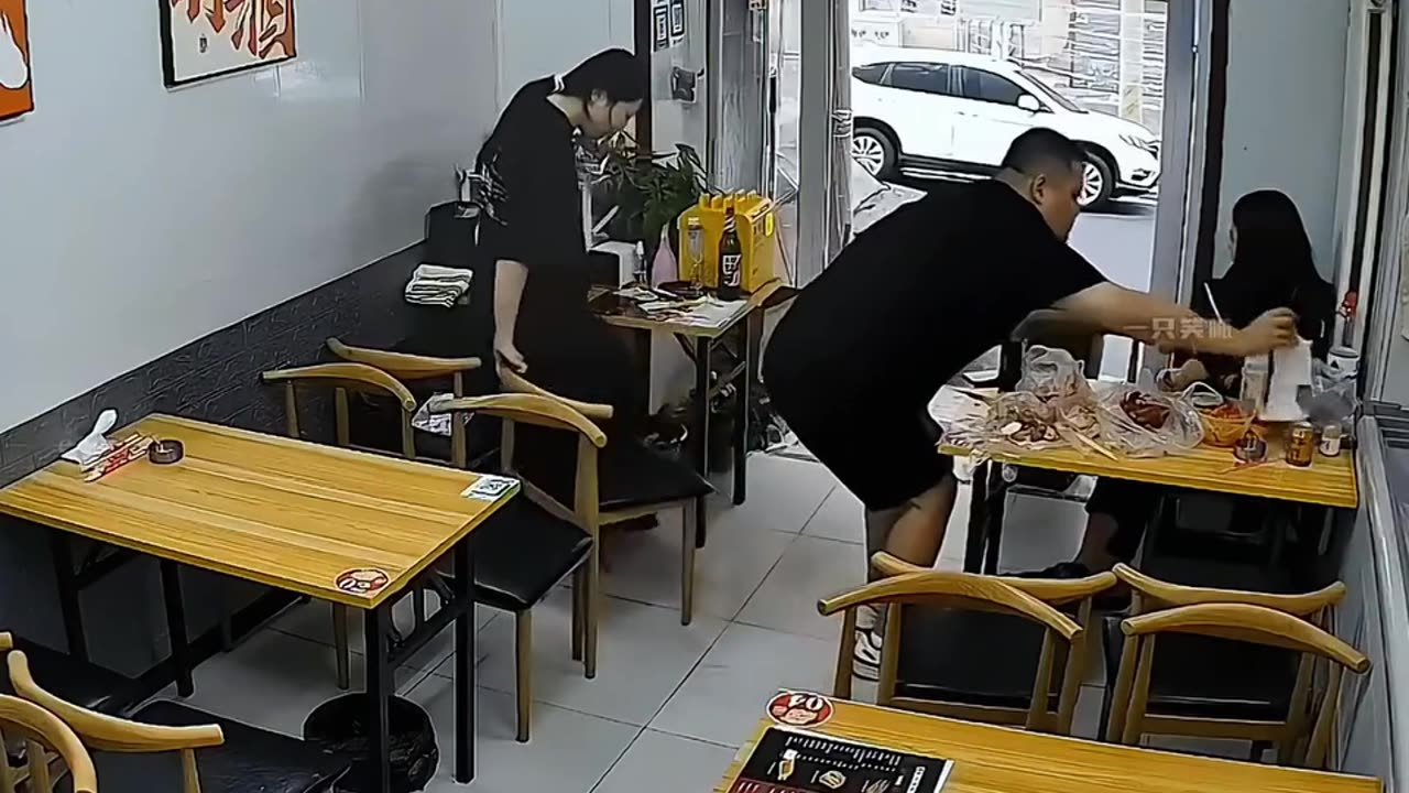 ÁZSIAI VENDÉGMUNKÁSOK