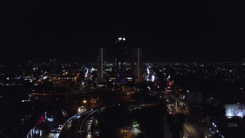The night in a noisy city is also beautiful