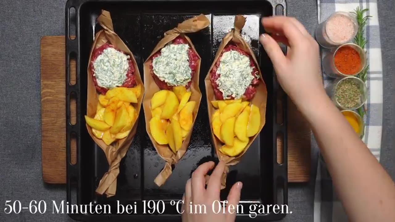 Very tasty, I make it every week! This is how you easily cook potatoes and minced meat