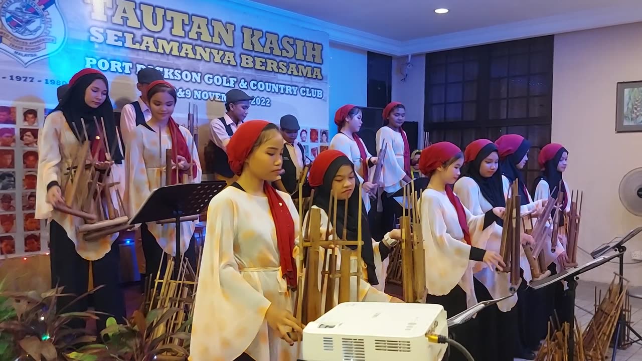 Hotel California Cover by Angklung Wariseni