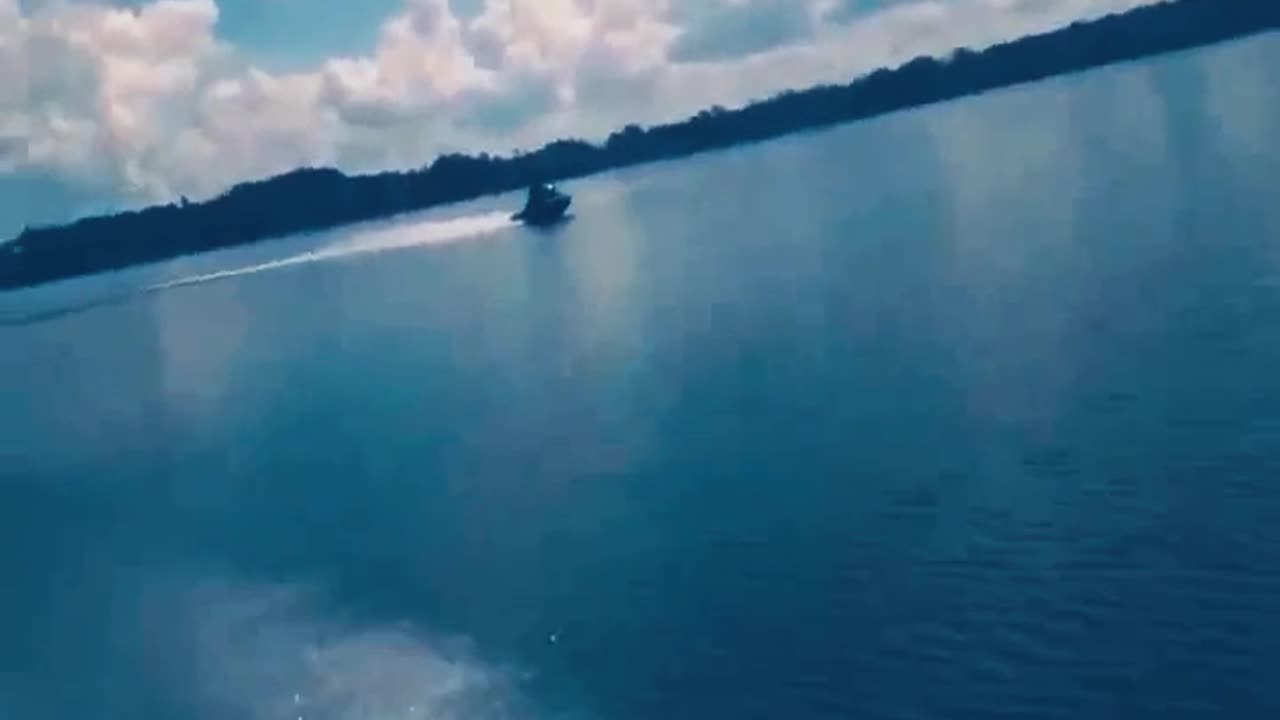 This is an old video of me and my dad on our old Jetski's!