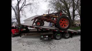 Load Trail Gooseneck Trailer 26ft Tilt 2020 brand new Unloading a 1955 Case 400 tractor