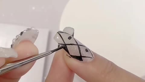 How to do Cute Check Nail Art🏁🖤