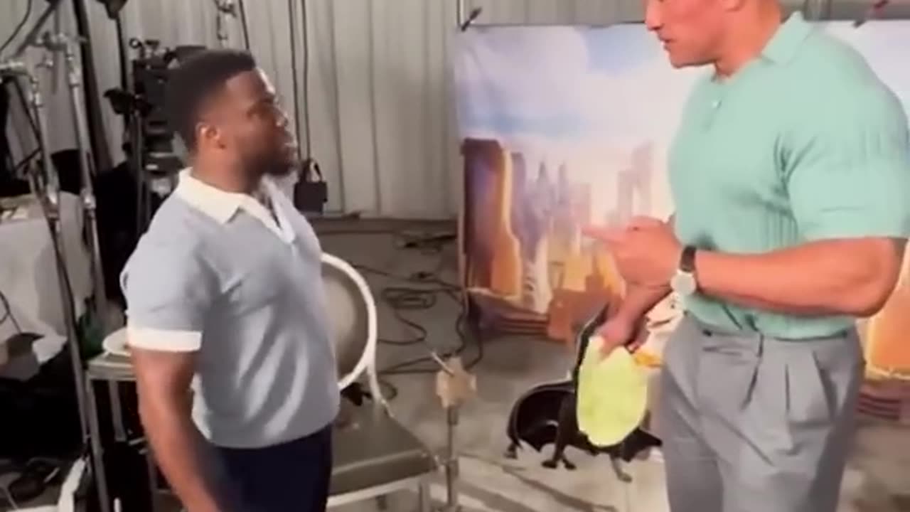 FUNNY VIDEO - KEVIN HART AND THE ROCK TRY TORTILLA SLAP COMPETITION