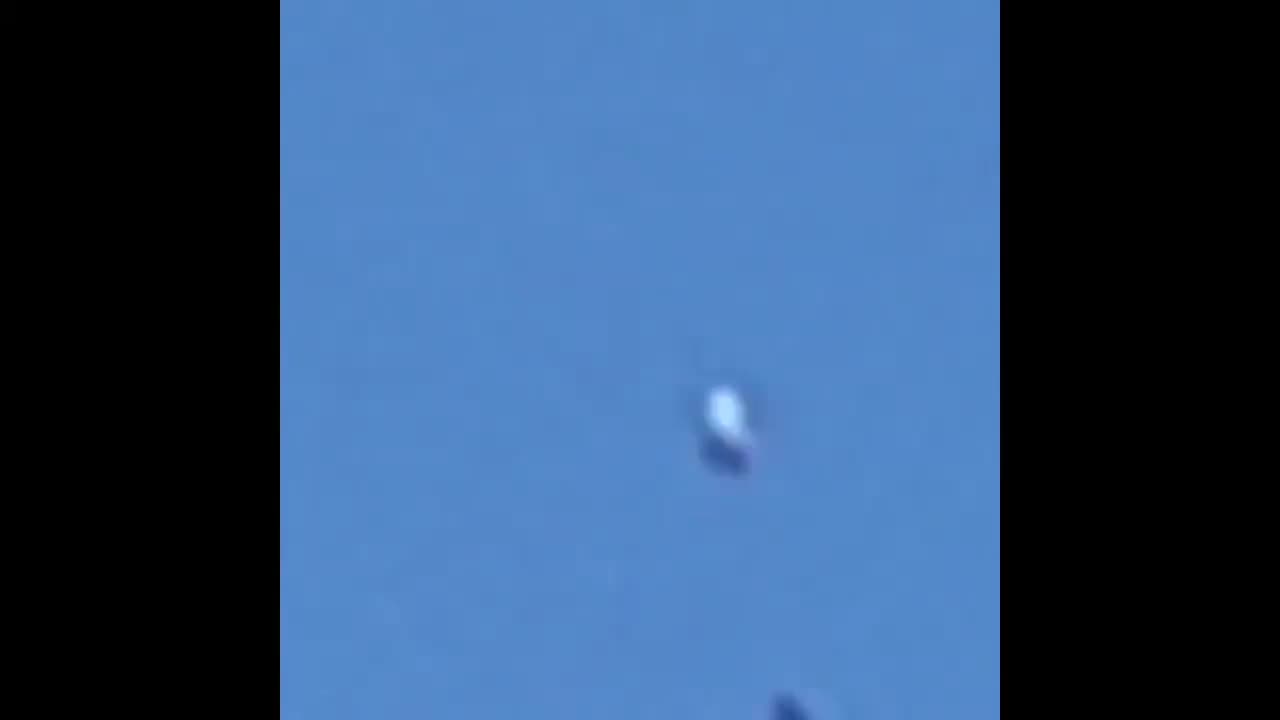 slow ufo over golf course.mp4