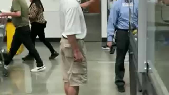 Masker threatens costco employee for not wearing mask
