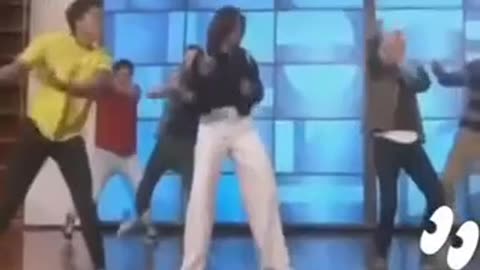 BIG MIKE AKA MICHELLE OBAMA IS A MAN (SONG WITH HISTORY PHOTOS)