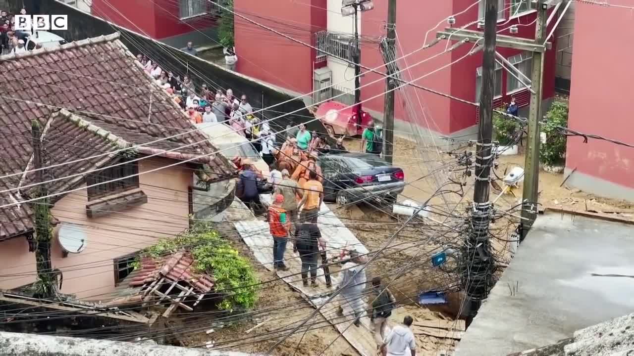 Deadly landslides wreak havoc in Petrópolis, Brazil - BBC News