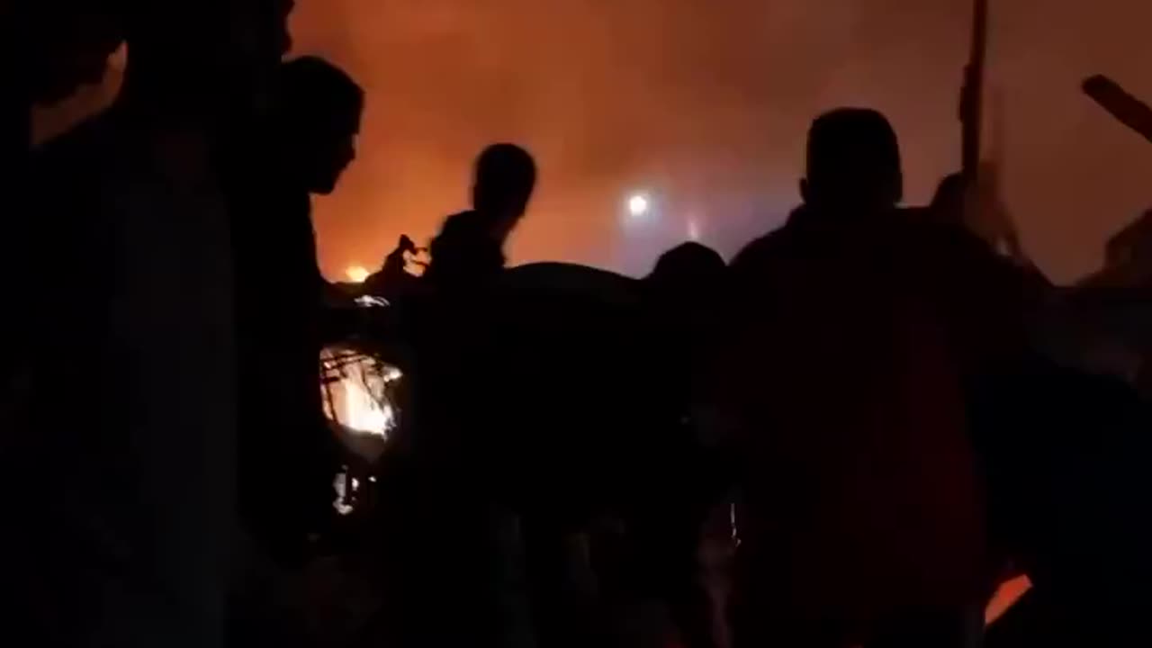 🇪🇠RAFAH. ATTACCO ALLE TENDE DEGLI SFOLLATI.