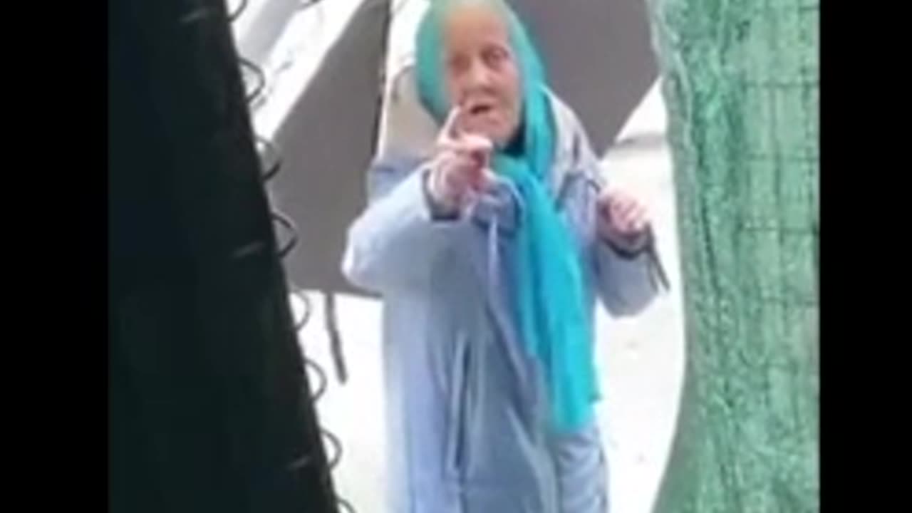 Elderly Ukrainian Lady Tried To Convince A Young AFU Soldier To Leave & Surrender