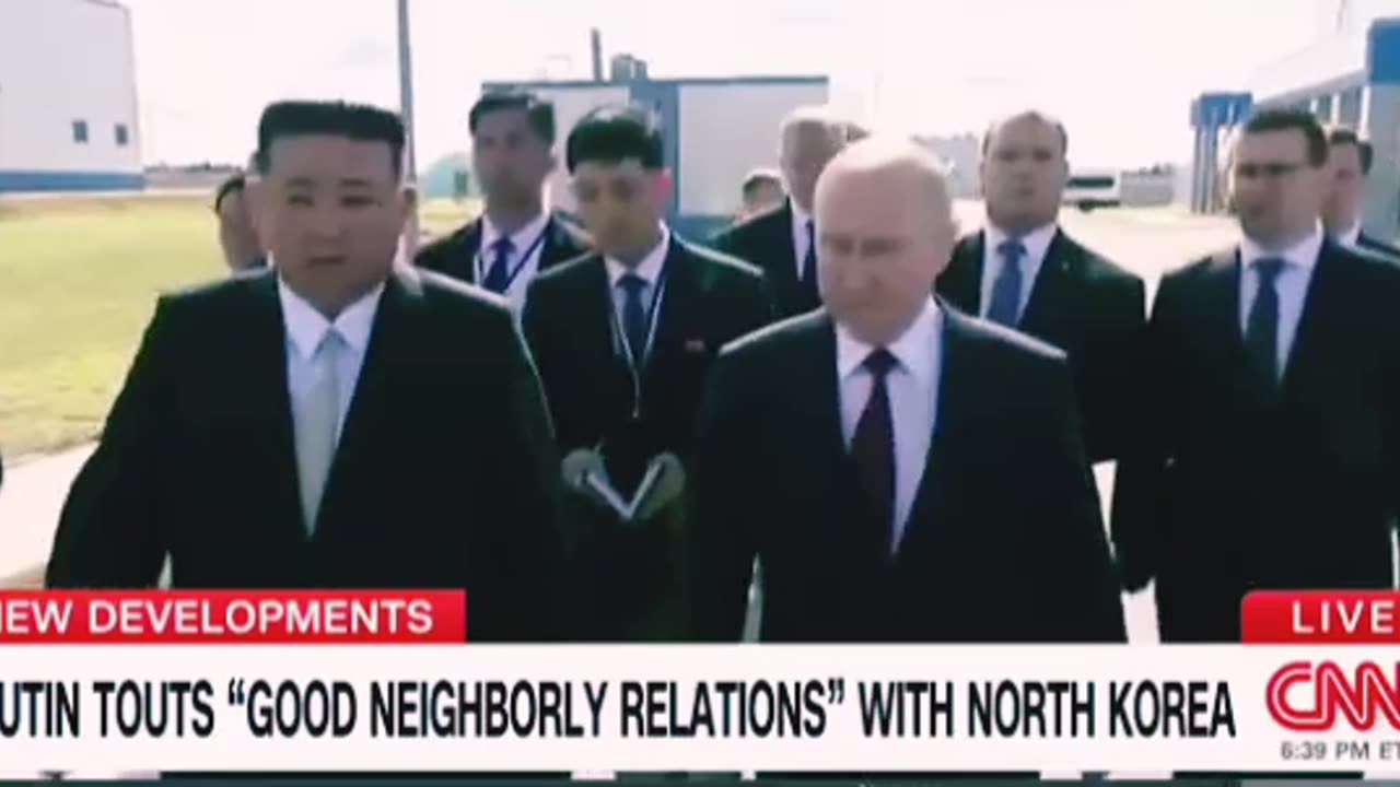 See moment Putin gave Kim Jong Un a tour