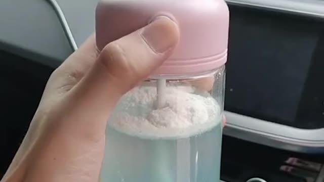 auto stirring bottle