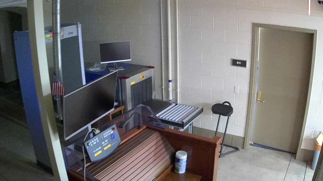 5132CHOBBAGarageScreening1_2021-01-05_00h09min05s427ms.mp4