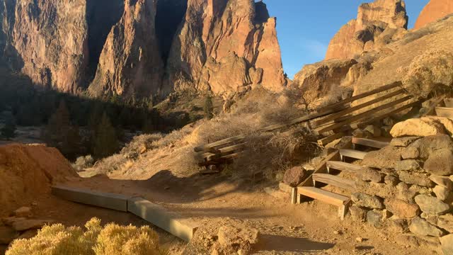 Central Oregon – Smith Rock State Park – Exploring the Climber's Base Area – 4K