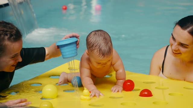 SO CUTE BABY SWIMMING IN THE POOL