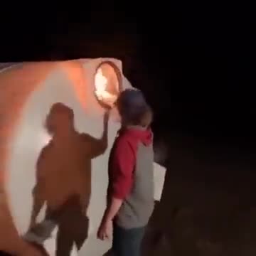 ΤΟΝ ΠΗΓΕ ΦΛΟΓΟΒΟΛΟ