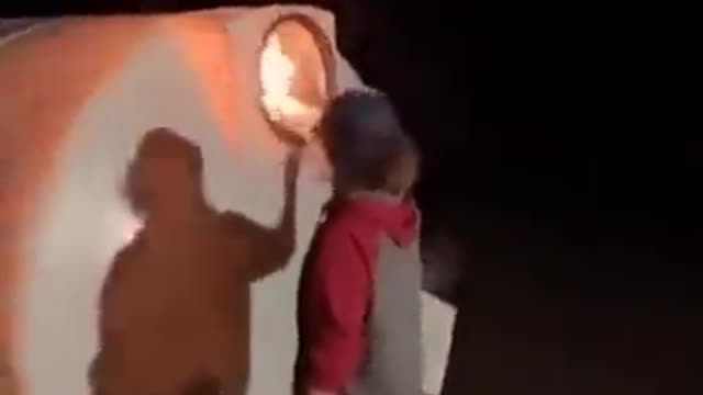 ΤΟΝ ΠΗΓΕ ΦΛΟΓΟΒΟΛΟ