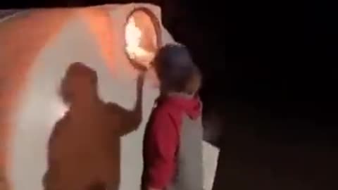 ΤΟΝ ΠΗΓΕ ΦΛΟΓΟΒΟΛΟ