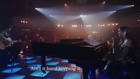 Every Song Mindy Performs in Season 3 - Shallow & Dua Lipa - Emily in Paris - Netflix