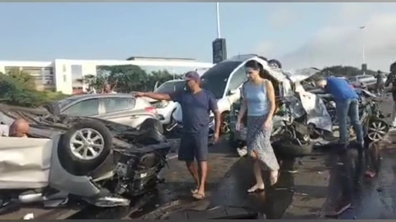 Scores injured in multiple vehicle pile up in Durban