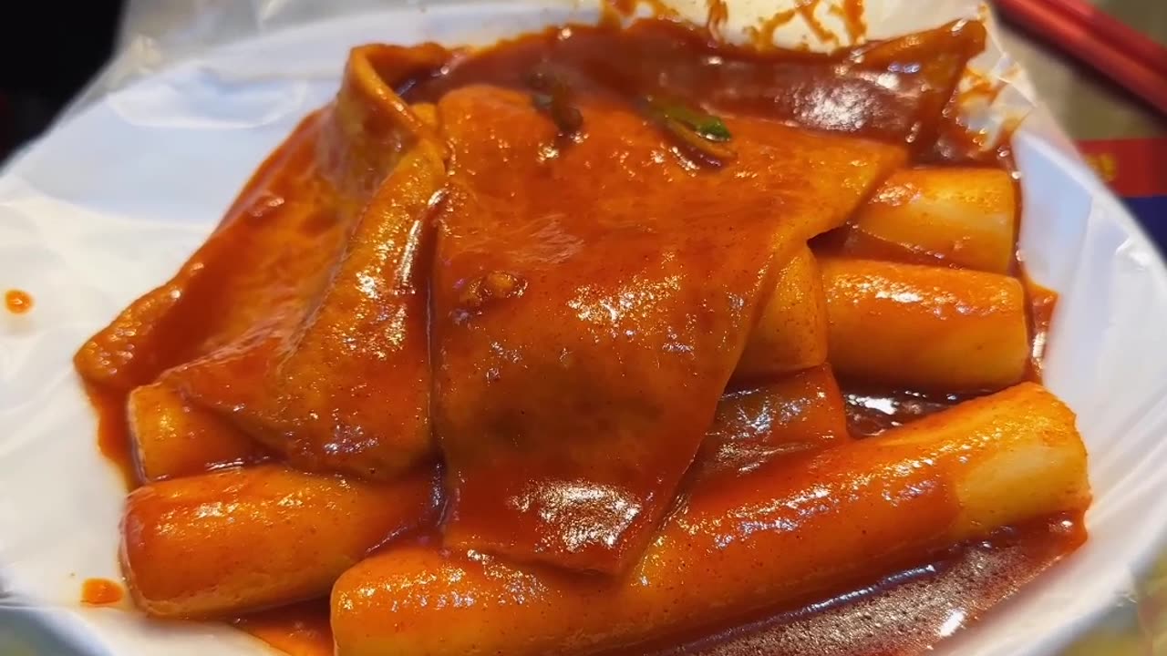 Exploring South Korean Street Food: A Flavorful Adventure in Odeng and Ddeokbokki