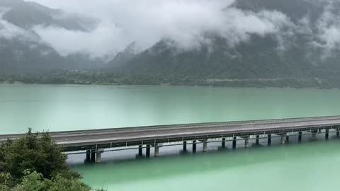 bridge passes through the north and south