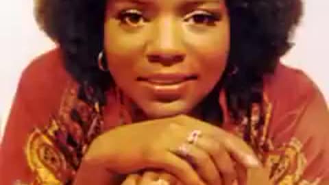 Gloria Gaynor Honeybee