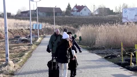 War has started, say Ukrainians fleeing to Poland