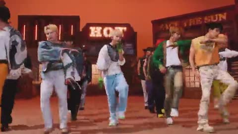 SEVENTEEN (세븐틴) - 'HOT' @Love Music