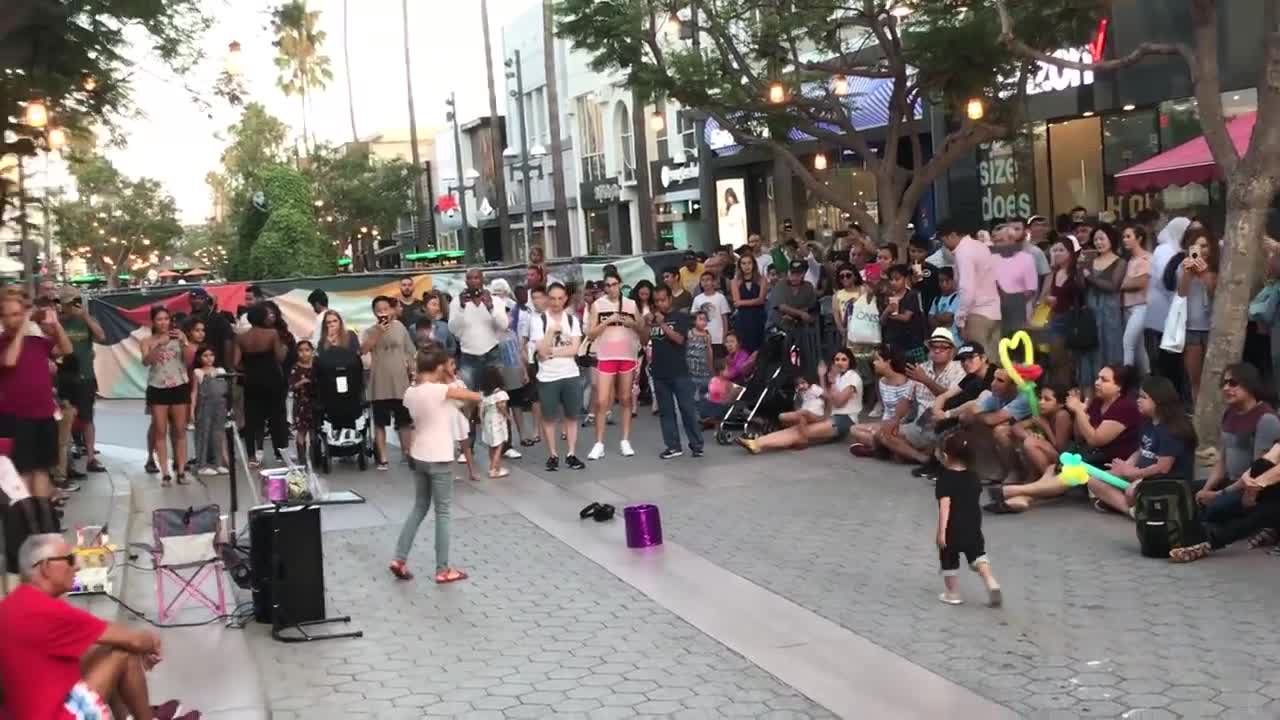 Despacito - Karolina Protsenko - Street Violin Performer (Kid) - Busking