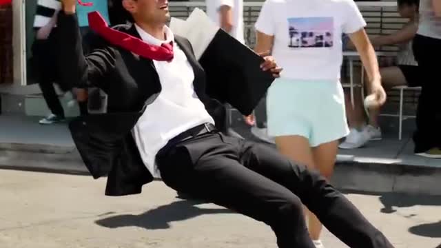 Street Performer Defies the Laws of Physics in this Amazing Performance