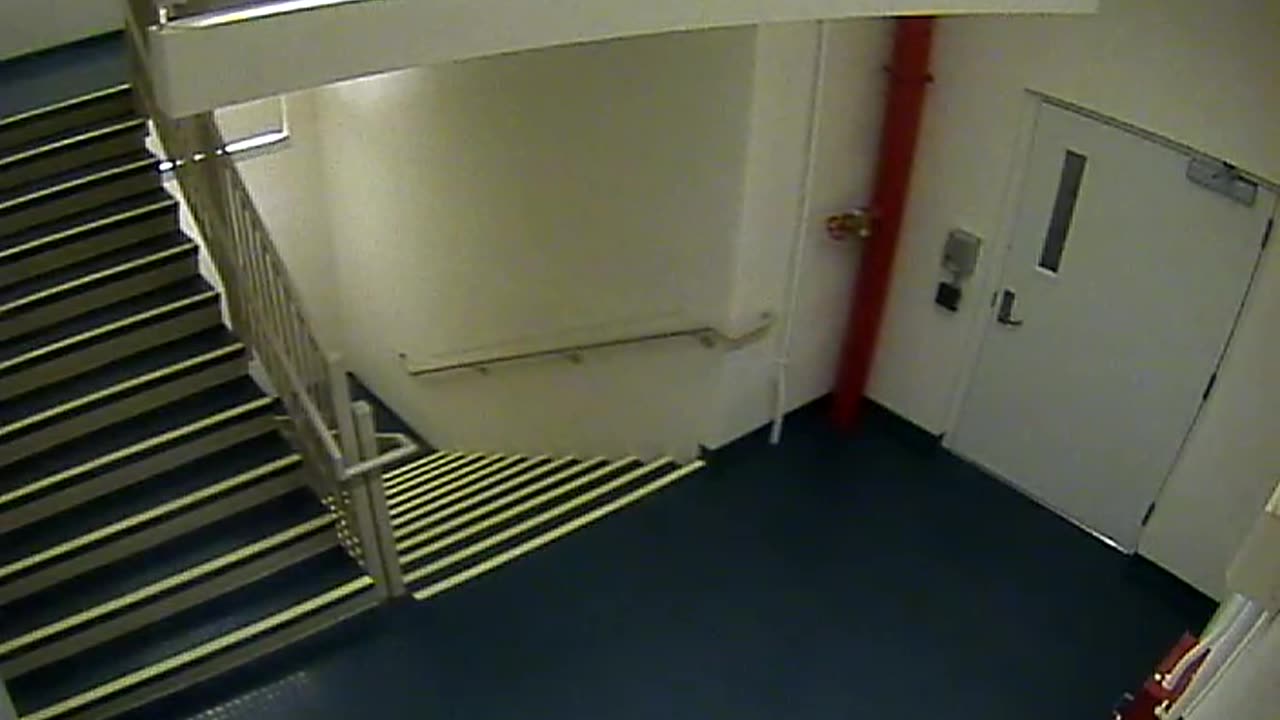 8400OHOB03Stair1_2021-01-05_15h40min01s823ms.mp4
