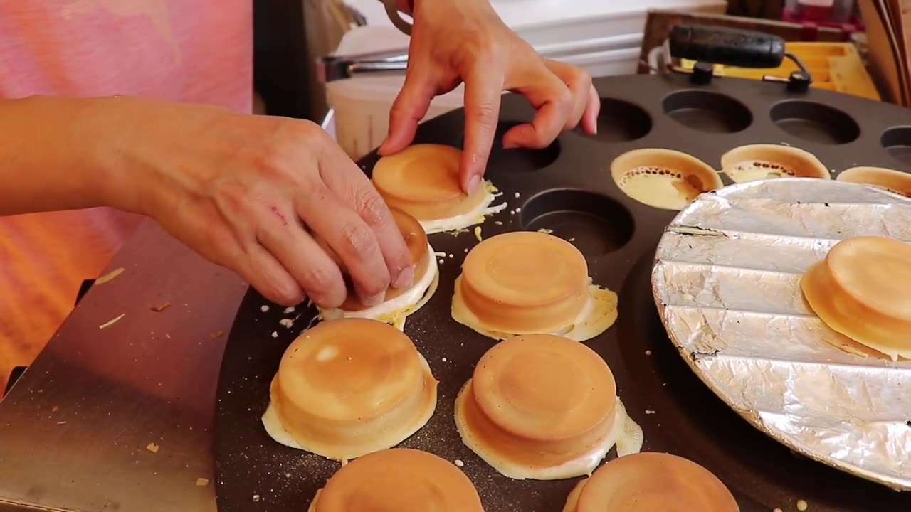 Wheelpies -Taiwan Street Food Night market-Delicious dessert-Taiko Mansiu