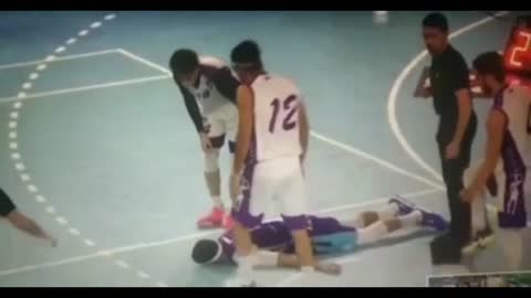 Oscar Cabrera - Fully Vaxxed Player In Northern Spain Collapses On The Court (2021)