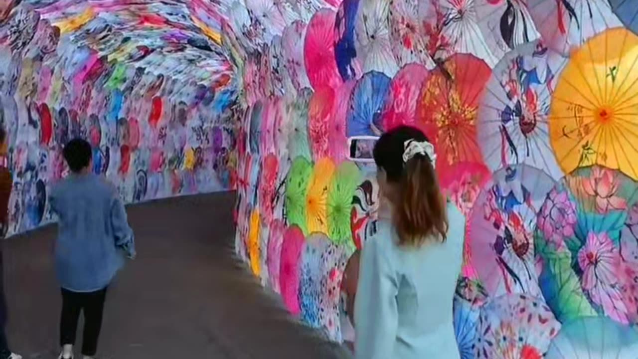 Umbrella road