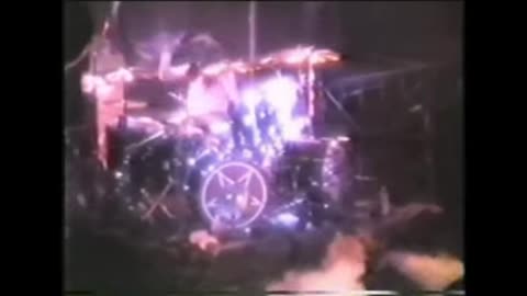 MÖTLEY CRÜE - Shout At The Devil (Official Video)