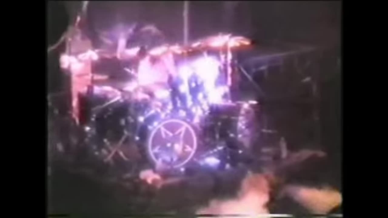MÖTLEY CRÜE - Shout At The Devil (Official Video)