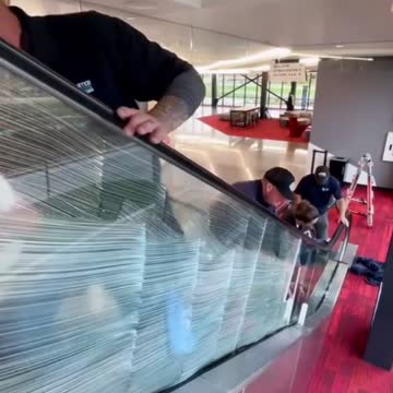 Escalator maintenance