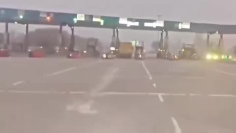 Toll plaza me car Pass.