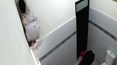 scary bathroom ghost pranks