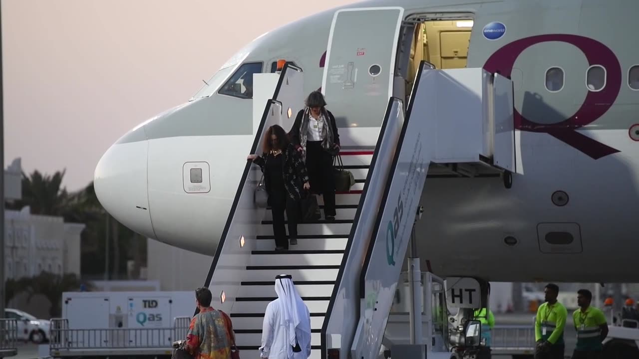 Llegan a Catar los cinco estadounidenses y dos iraníes para el canje de prisioneros