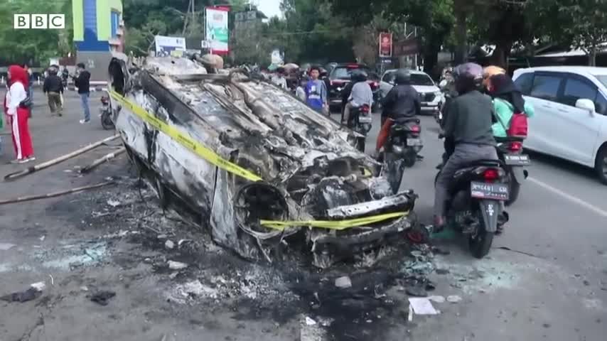 Kerusuhan sepakbola Indonesia 127 orang tewas