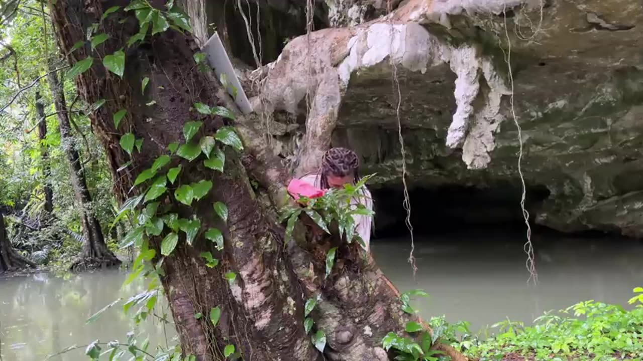 SOLO_OVERNIGHT_CAMPING_IN_THE_CAVE_-_night_swimming_and_relaxing_sounds_of_rain_ASMR