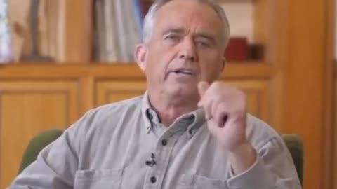 “黑暗世代該如何自保01”小甘迺迪律師公開指出，這些疫苗廠擁有“豁免權”，所以無論牠們多麼疏漏、魯莽、對你傷害有多重！無論牠們的成份有多毒，你都不能起訴牠們！